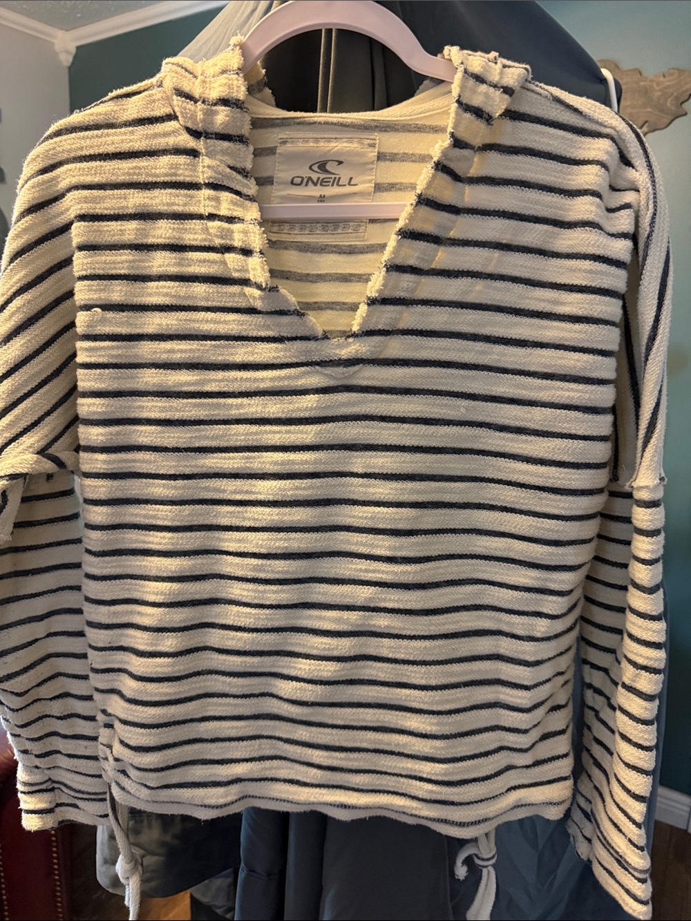 O'Neill Women's Cream & Navy Striped V-Neck Pullover Sweater